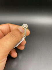 18Kt gold ring with diamonds