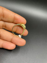 18Kt gold and diamond ring