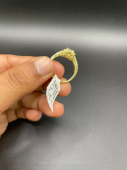 18kt gold ring with diamonds