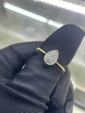 10Kt gold and diamond ring