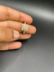 18Kt gold and diamond ring
