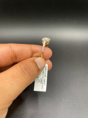 18Kt gold ring with diamonds