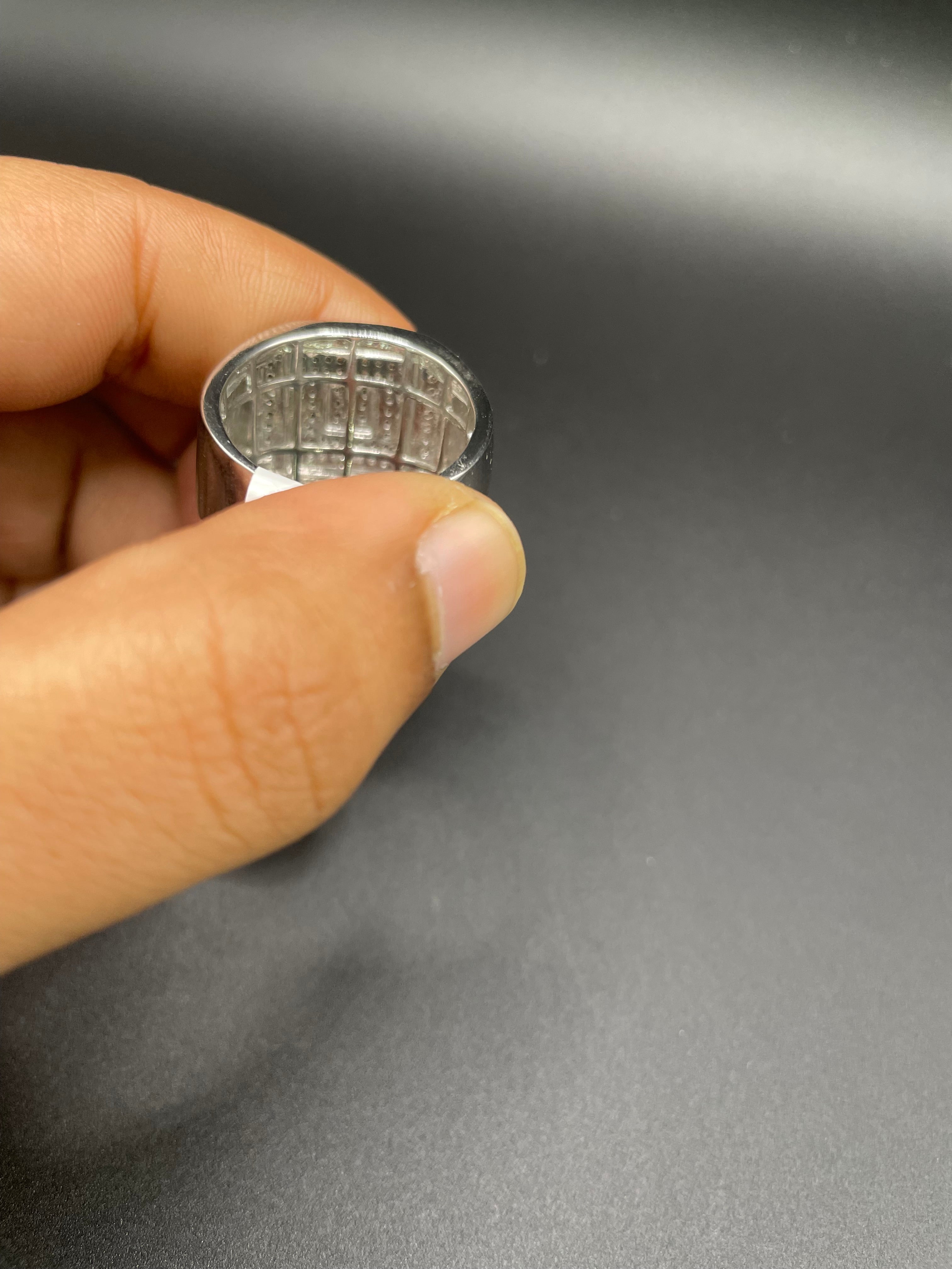Silver and diamond men’s ring