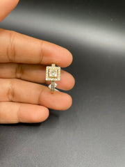 18Kt gold and diamond ring