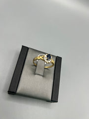 10KT gold sapphire ring